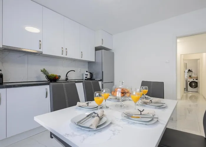 3 Bedroom Gorgeous In 別荘
