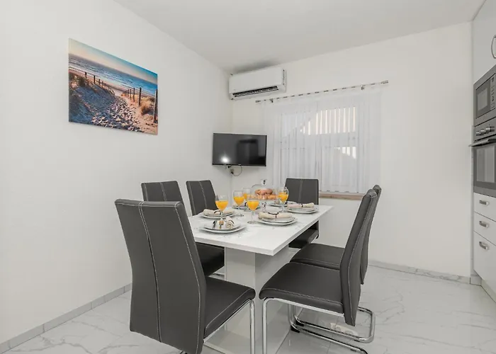 別荘 3 Bedroom Gorgeous In